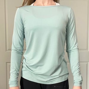 Alphalete long sleeve